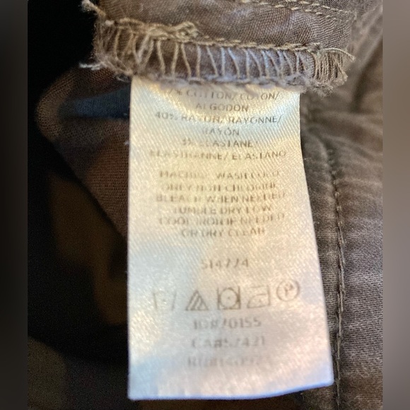 Loft gray petite skinny pants - Picture 3 of 5